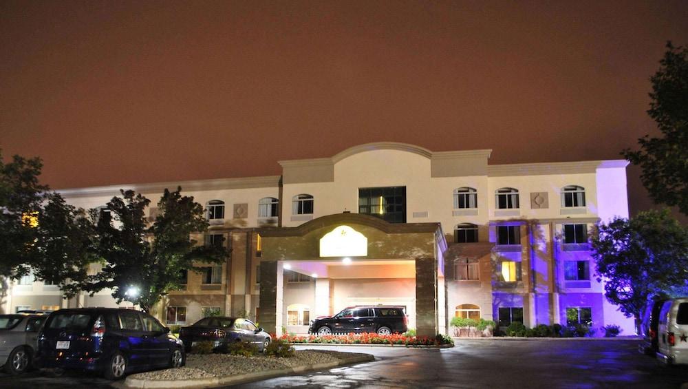 ماجنوسون جراند هوتل ماديسون المنطقة الخارجية