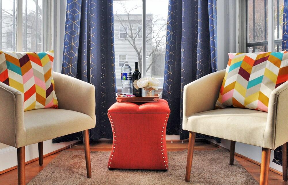 سي تي بيوتيفول فولي فارنيشيد 2 د رو كينج بدز منطقة المعيشة