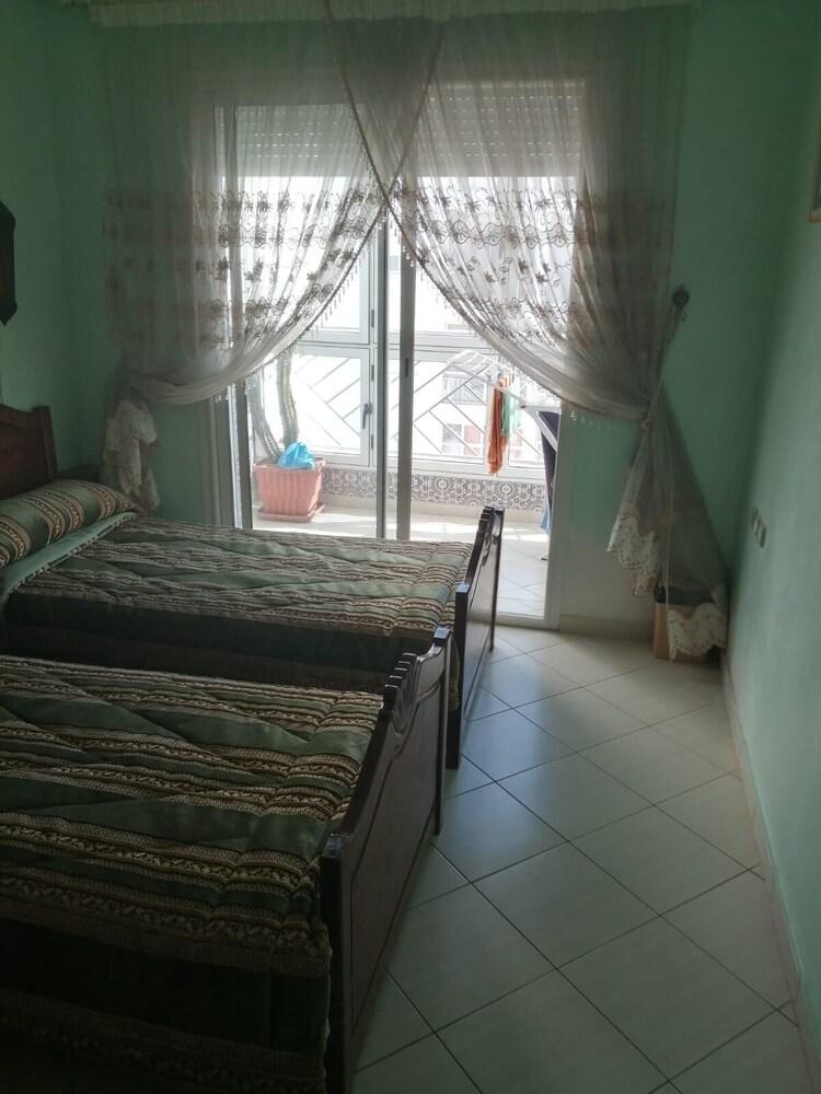 شقة مفروشة جيدا في وسط المدينة غرفة