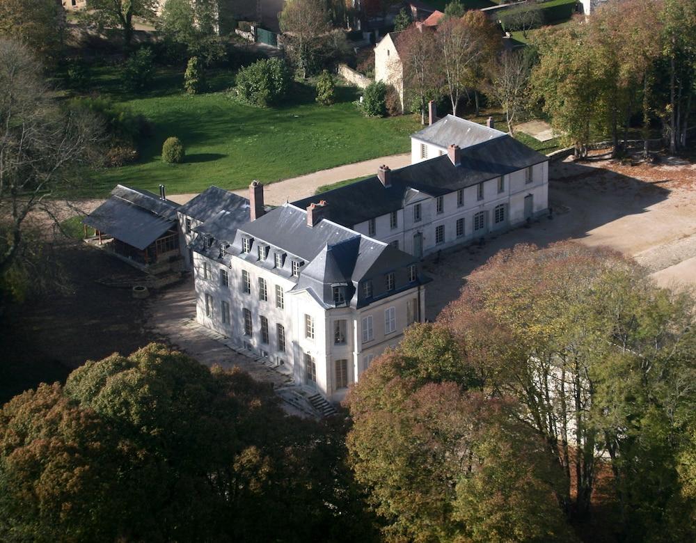 Château de Maudetour Aerial View