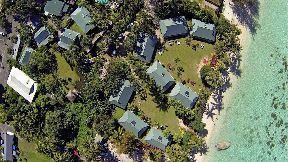 Muri Beachcomber Property Grounds