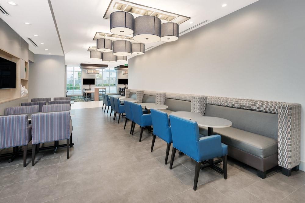 هوليداي إن إكسبرس آند سويتس داون تاون أوتاوا إيست باي آيتش جي المنطقة الخارجية