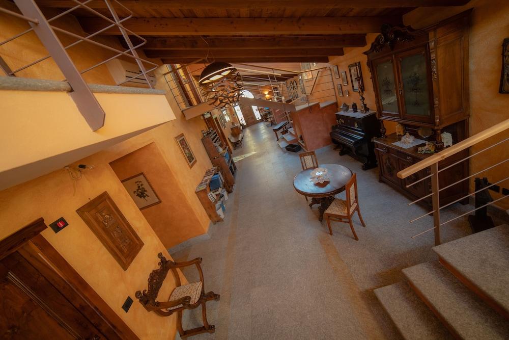 Wine-Farm La Source Lobby