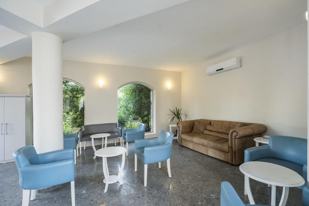 بالوما فاميلي كلوب الردهة