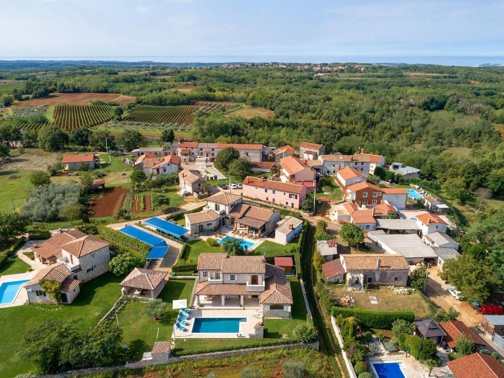 Rustic Holiday Home in Baldaši With Private Pool Exterior
