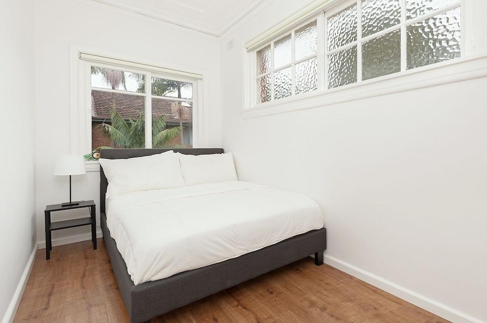 Newly Renovated Apt Close to CBD Unit 2 Room