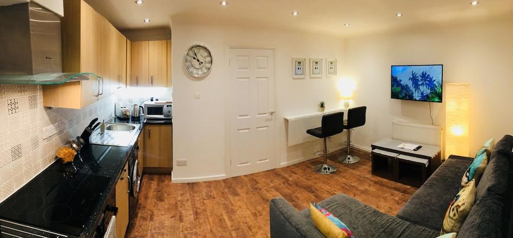 فاونتن فيو 1 بد روم فلات فري باركينج