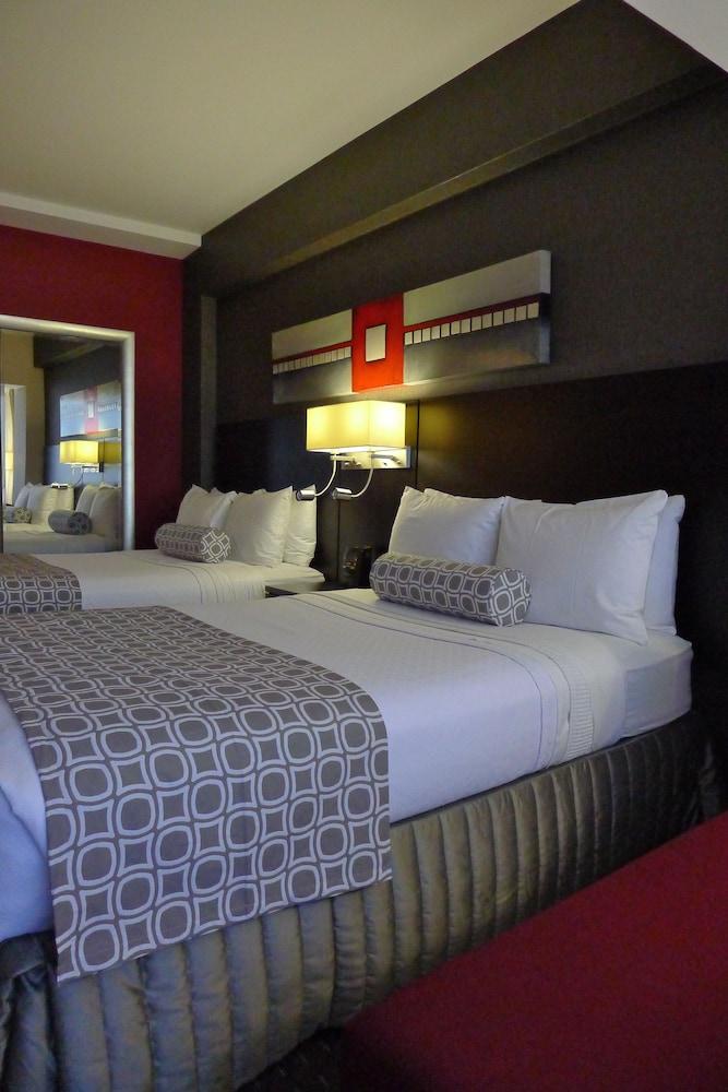 أرمون بلازا مونتريال أيربورت غرفة