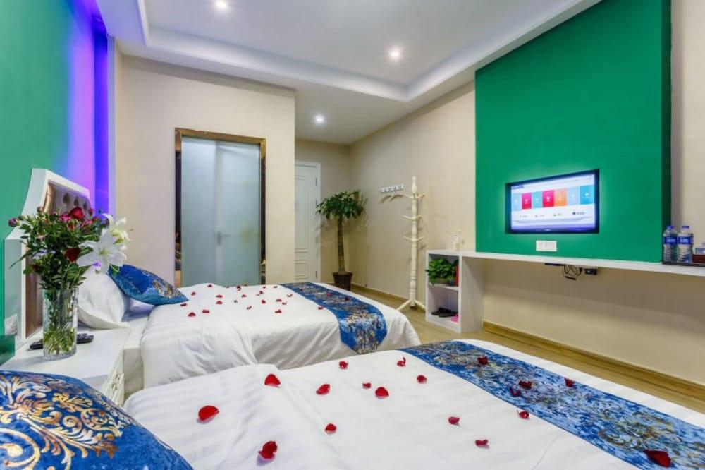 Mew Expression Inn Room