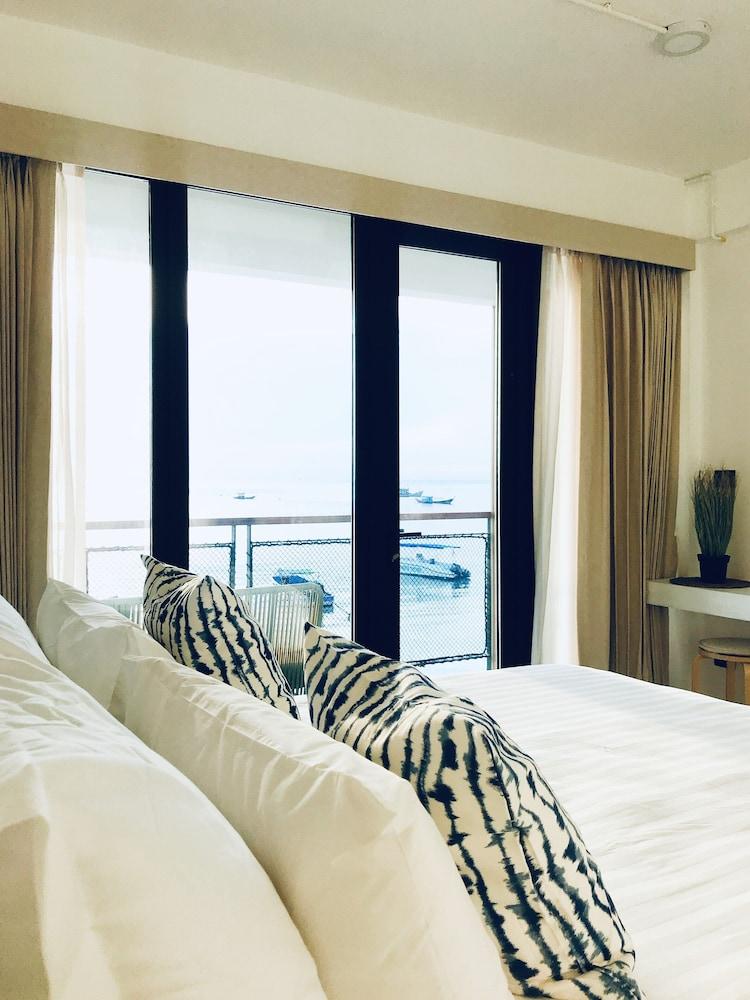 Blue Tao Beach Hotel Room