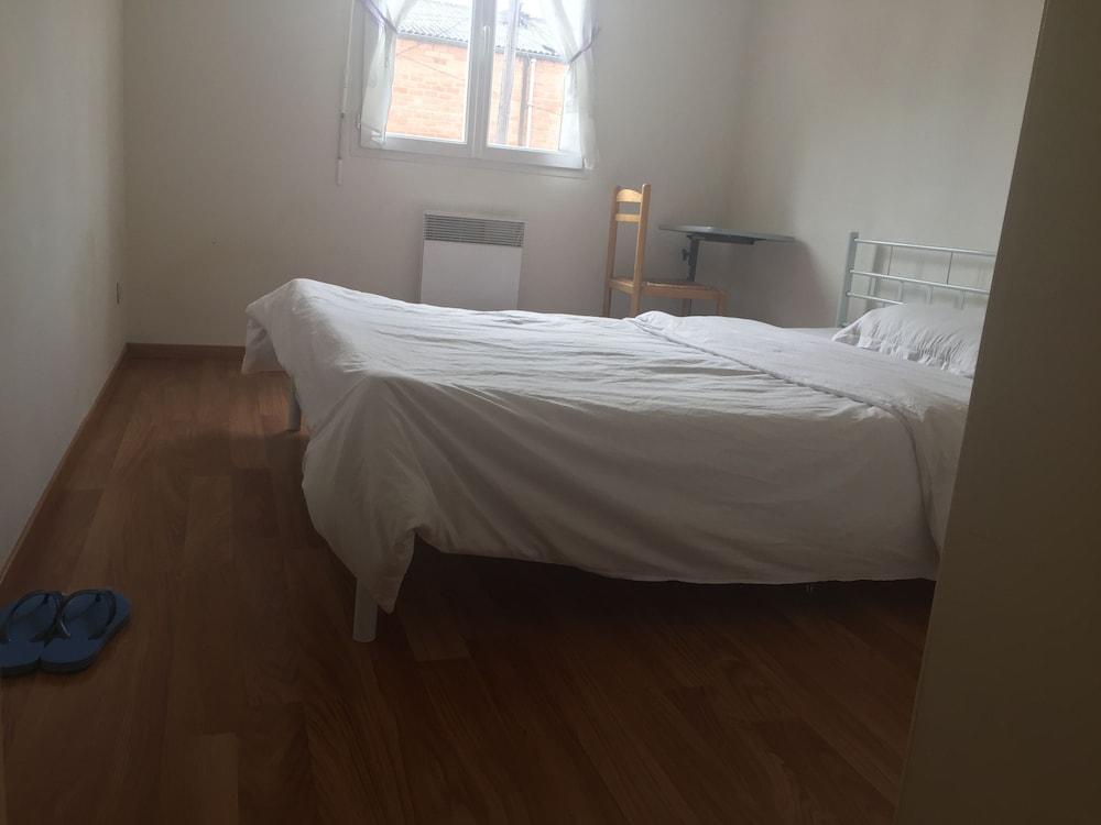 Chambre privée à Drancy Room