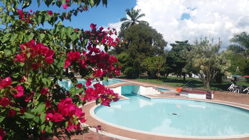 كابانياس ميجاهوتل