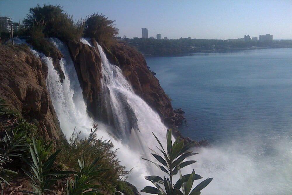 Lara Palace Hotel Exterior