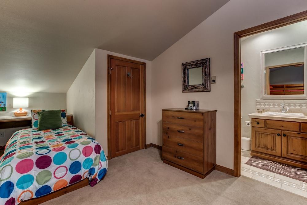 ويندو لايند هوم وذ هوت تاب باي ريد أونينج غرفة ضيافة