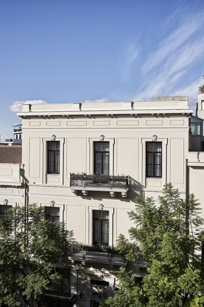 إ ا اتامونستيراكي - نيبورود لايفستايل هوتلز المنطقة الخارجية