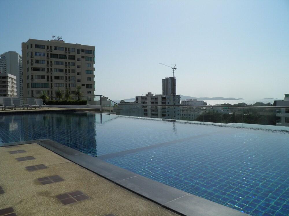 Nova Ocean View - 802 by Axiom Rooftop Pool