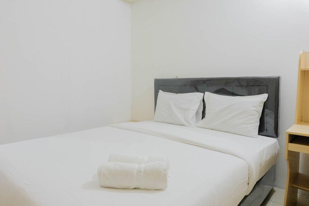 Best Price Studio at The Habitat Apartment near UPH