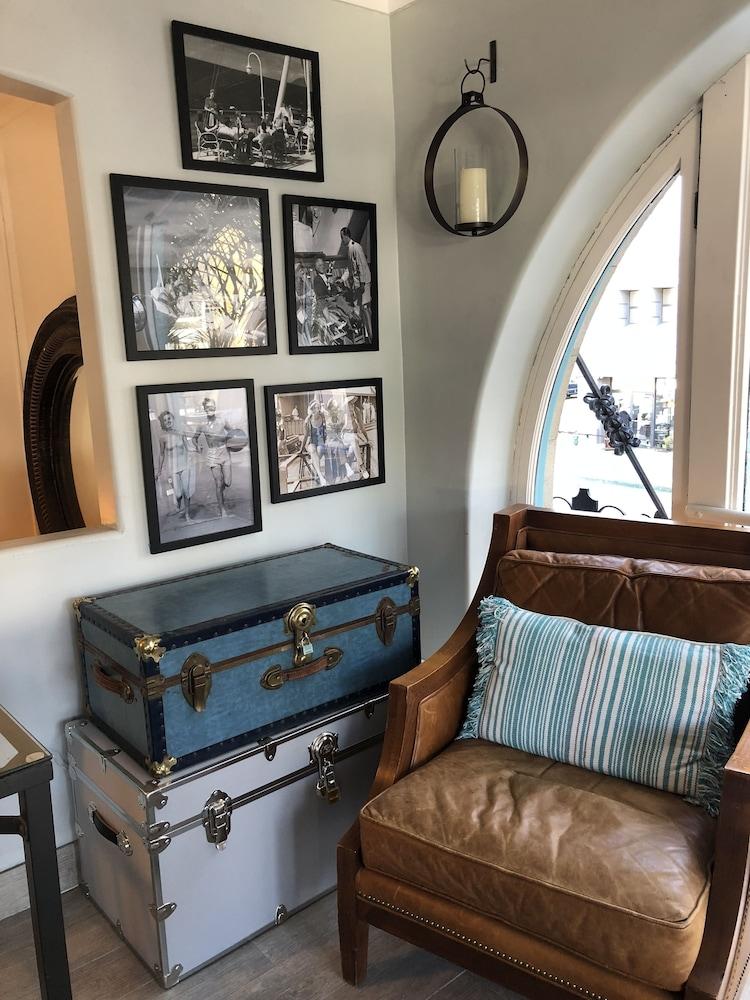 ذا هيستوريك برودليند هوتل آت لونج بيتش كونفينشن سنتر منطقة الانتظار في الردهة