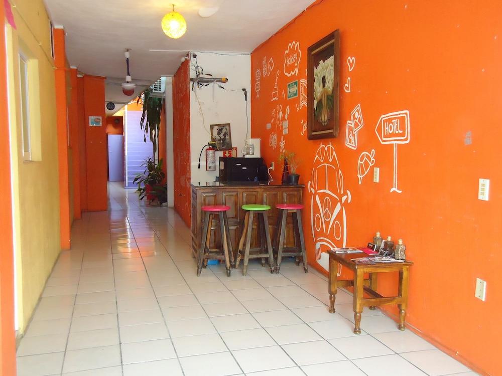 كازا ميكسيكانا بارا دي نافيداد منطقة الجلوس في الردهة