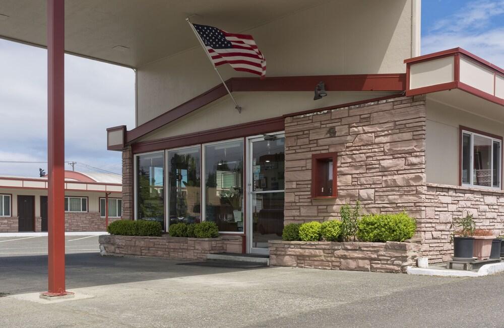 Flagstone Motel