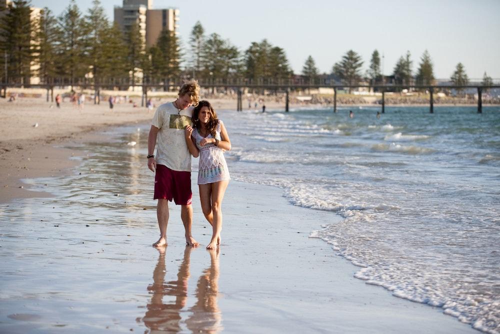 إيسينادا موتور إن  آند سويتس الشاطئ