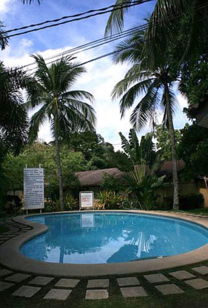 فاكيشن فيلاز أت سوبيك هومز حمام سباحة مكشوف