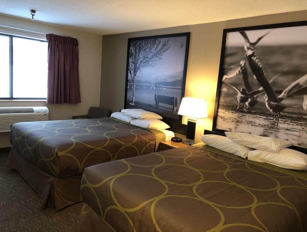 سوبر 8 باي ويندام سالمون آرم غرفة