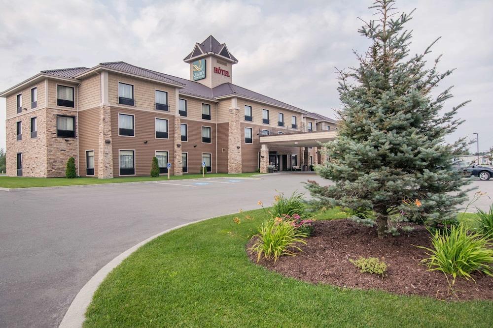 Quality Inn & Suites Exterior