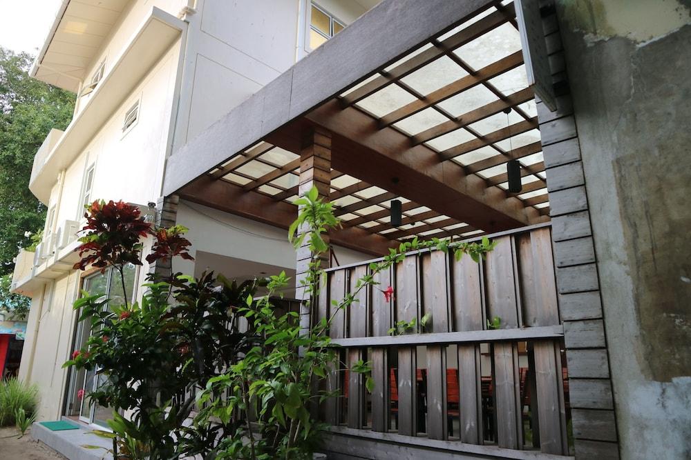 Cornerstay at Dhangethi Exterior detail