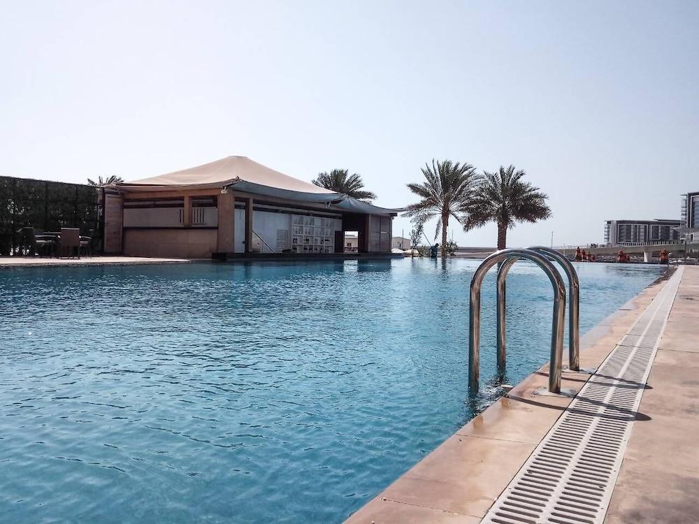 Upscale 1BR - Sea Views - Direct Beach Access! Waterslide