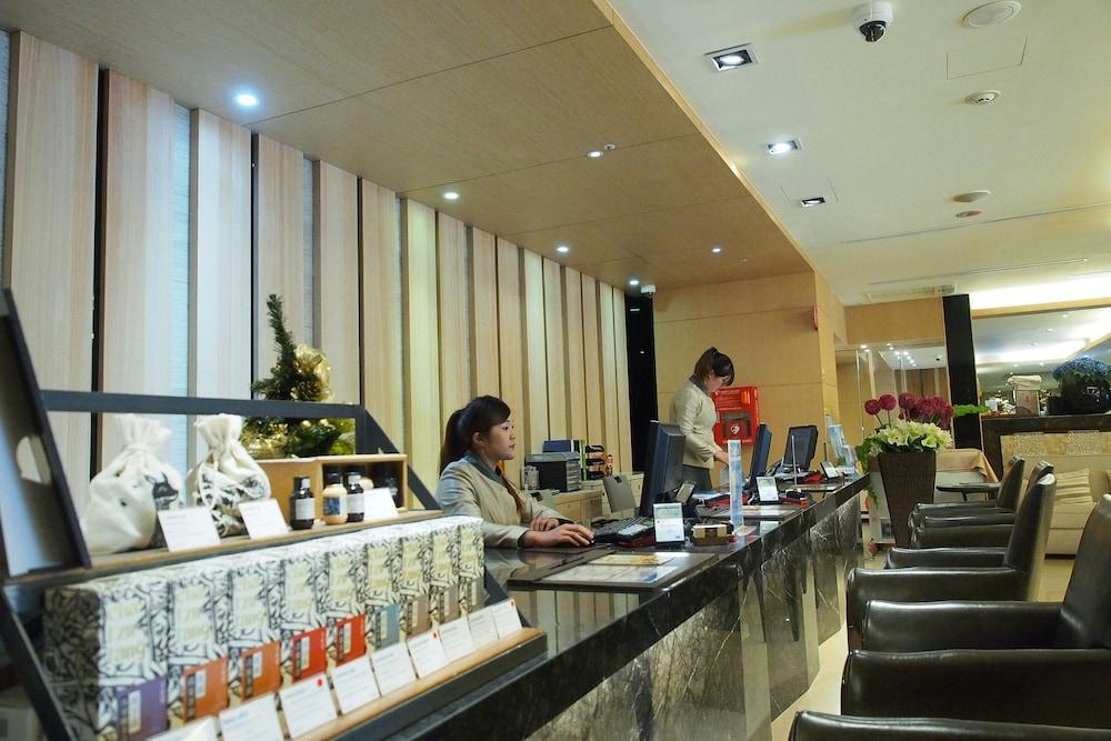 صن مون ليك فولي هوت سبرينج ريزورت الردهة