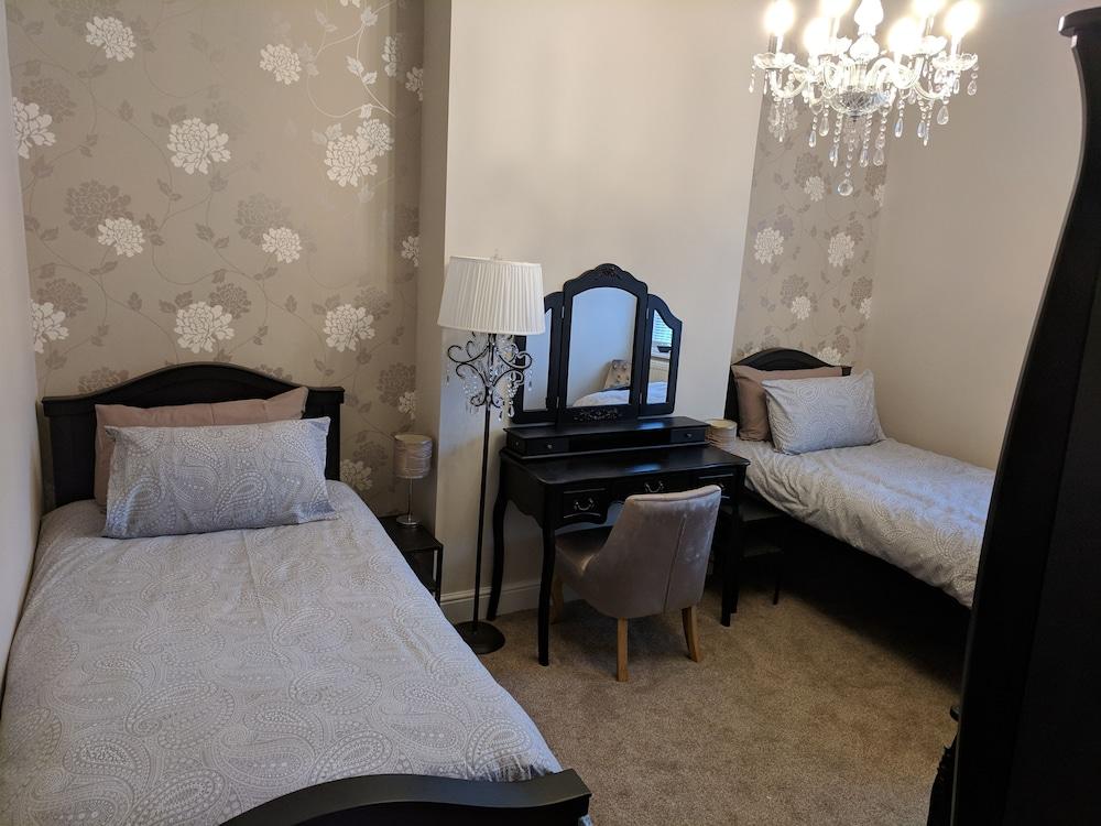 ليون هاوس بد آند بريكفاست غرفة