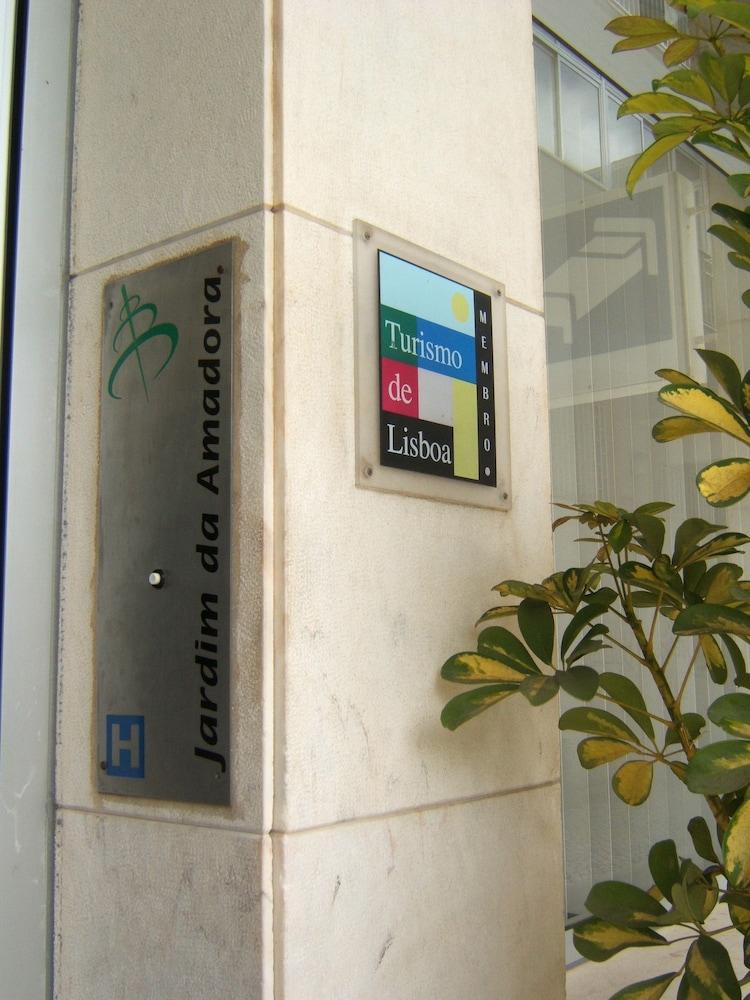 ريسيدينسيال جارديم دا امادورا تفاصيل الفندق من الخارج