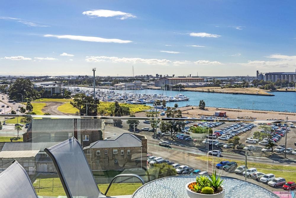 أسترا أبارتمنتس نيو كاسيل  وست