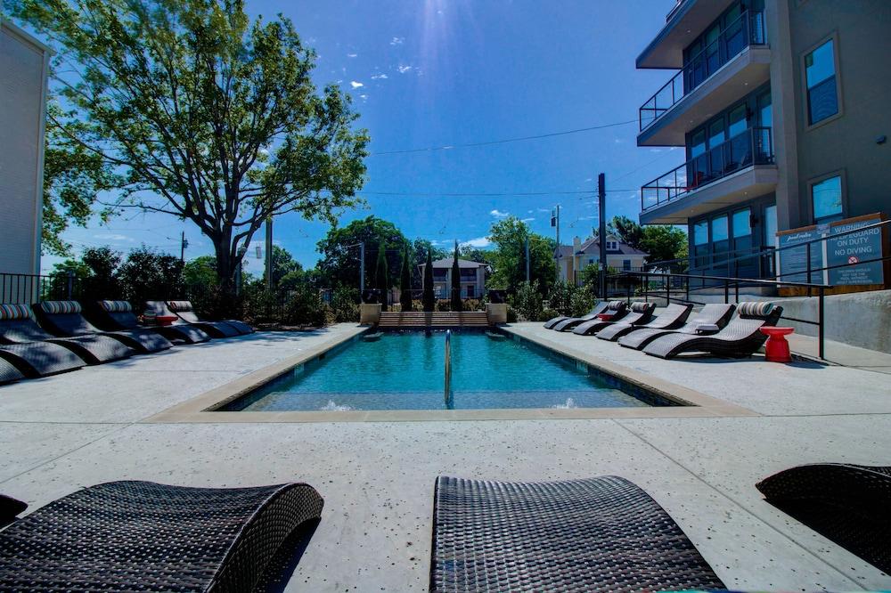 بيشوب آرتس هوتل باي كريزورت. الصورة الأساسية