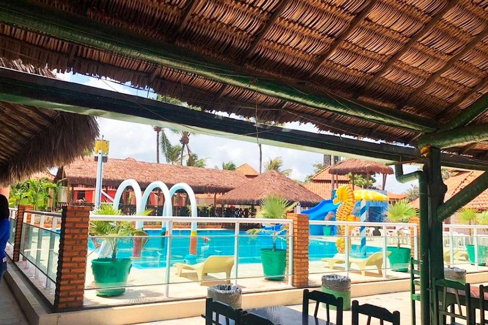 بوزادا تينداس دو كمبوكو مطعم