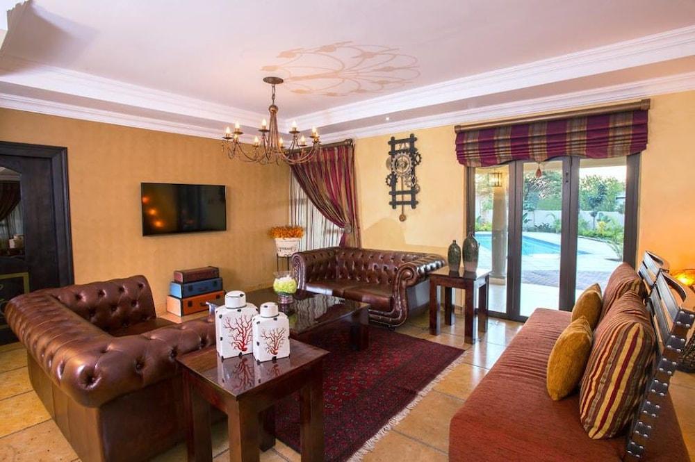 إليجانت آند إكسكلوسيف بوتيك جيست هاوس الصورة الأساسية