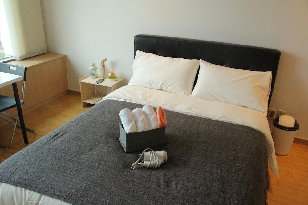 Incheon Airport Pitapat Residence Room