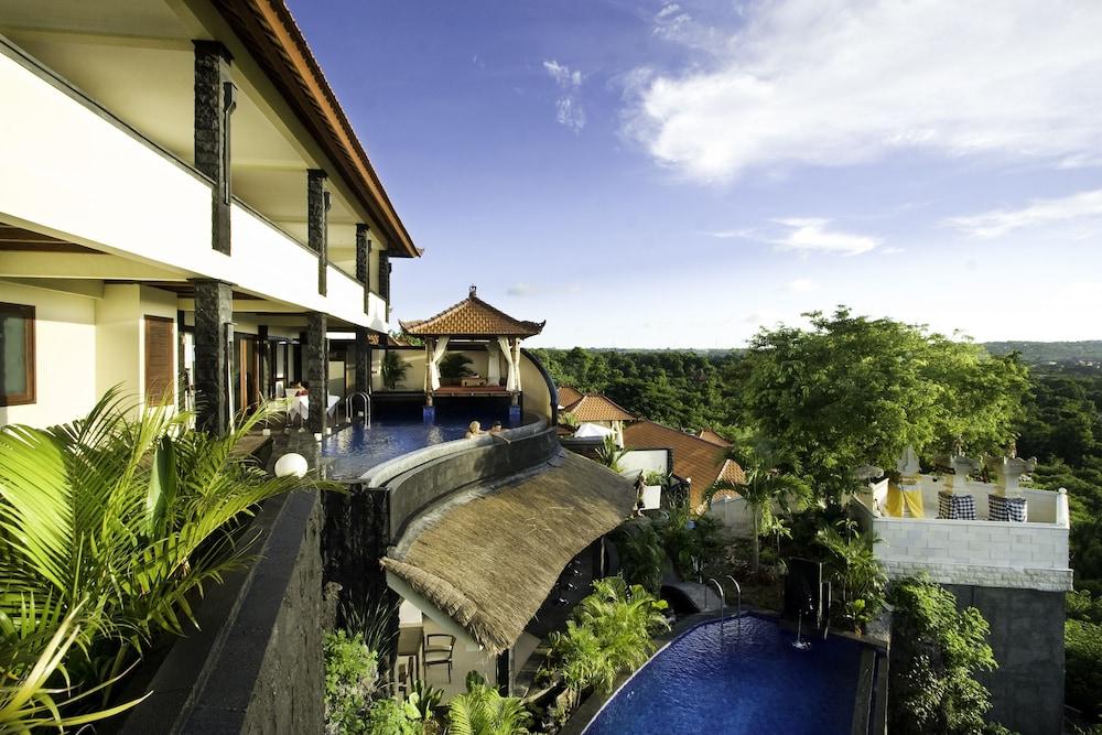 Jimbaran Cliffs Private Pool Hotel & Spa Exterior