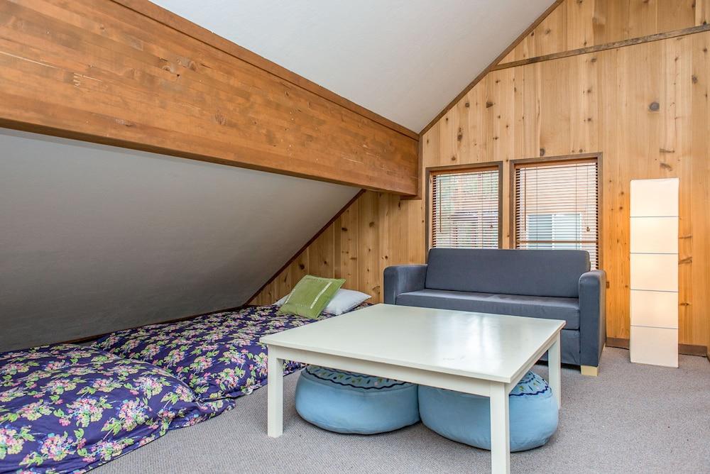 Rustic and Inviting in Tahoe Donner by RedAwning Others