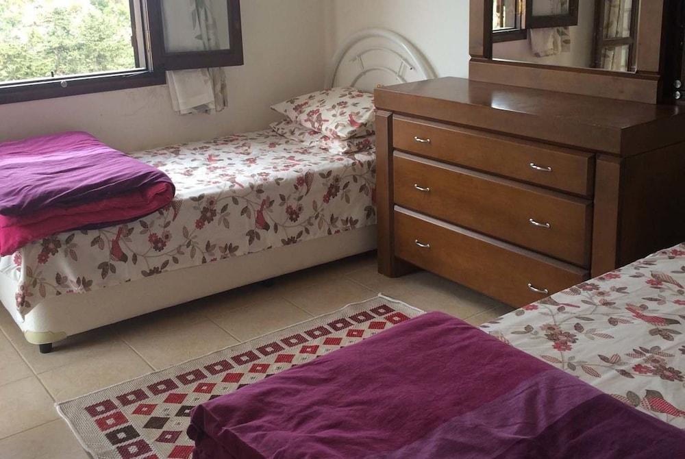 فيلا جرين فالي باي آمي فيلاز غرفة