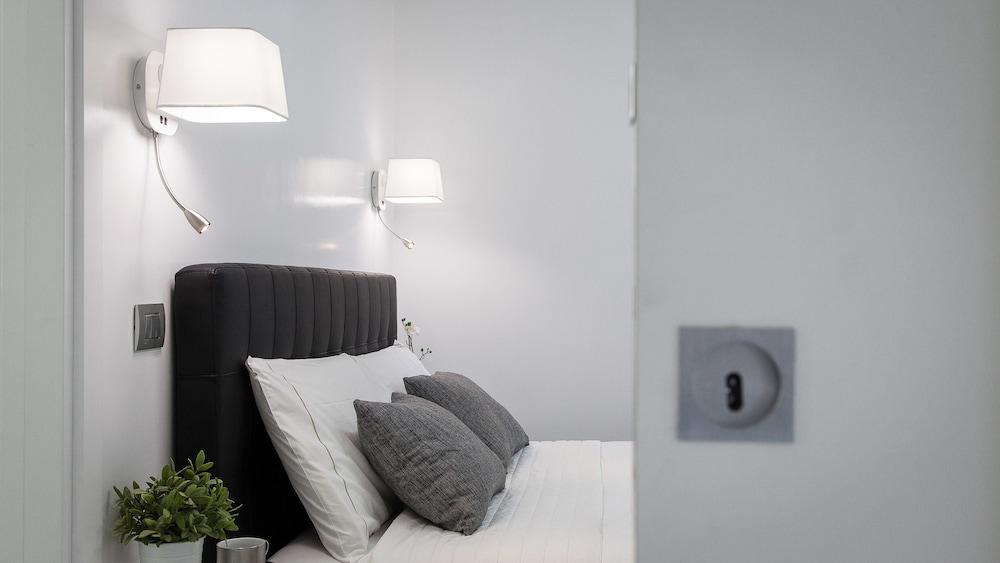 رينتال إن روم بياتزا فينيتزيا فيو لاكشري أبارتمنتس غرفة