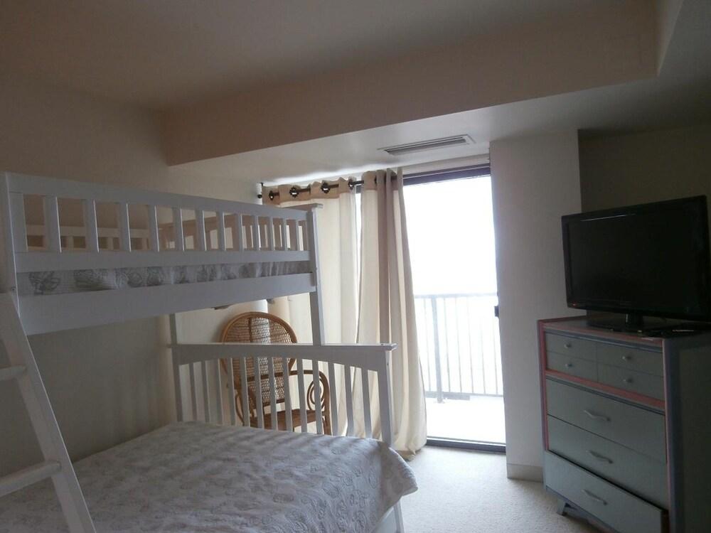 هينلوبين يونيت 413 باي لونج آند فوستر غرفة