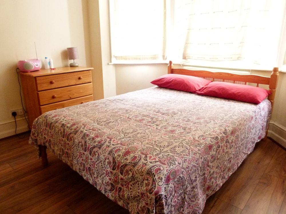 إس إس بروبيرتي هوب - فاميلي أبارتمنت بارونز كورت غرفة