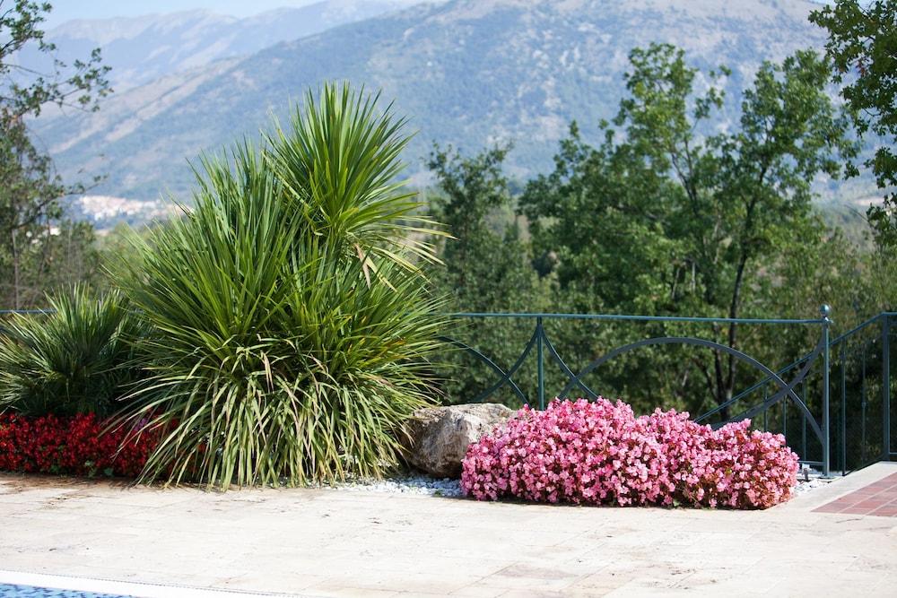 بي آند بي كولي فيسكونتي أخرى