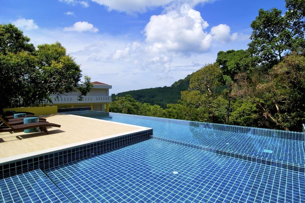 Grand Bleu Ocean View Pool Suite Featured Image