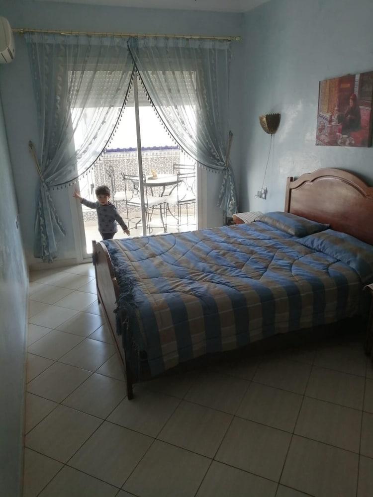 شقة مفروشة جيدا في وسط المدينة غرفة