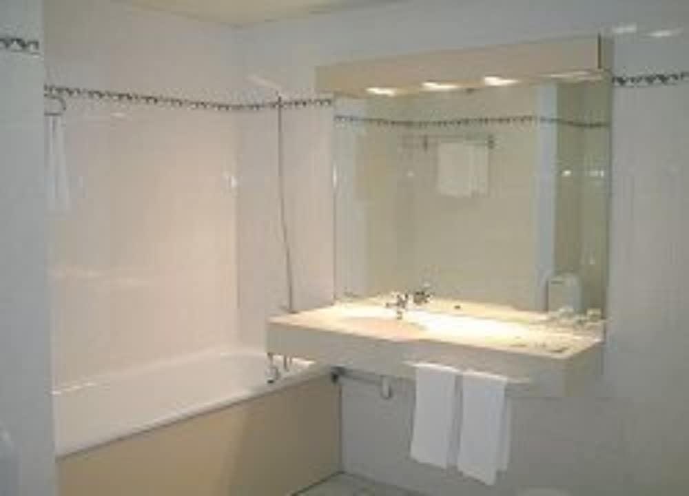 أوتل دي لو يوروب غرفة