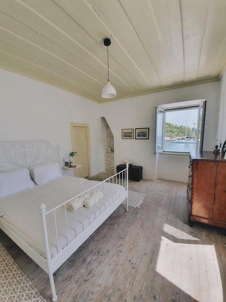 Dolce Vivere by Konnect, Gaios Paxos Room