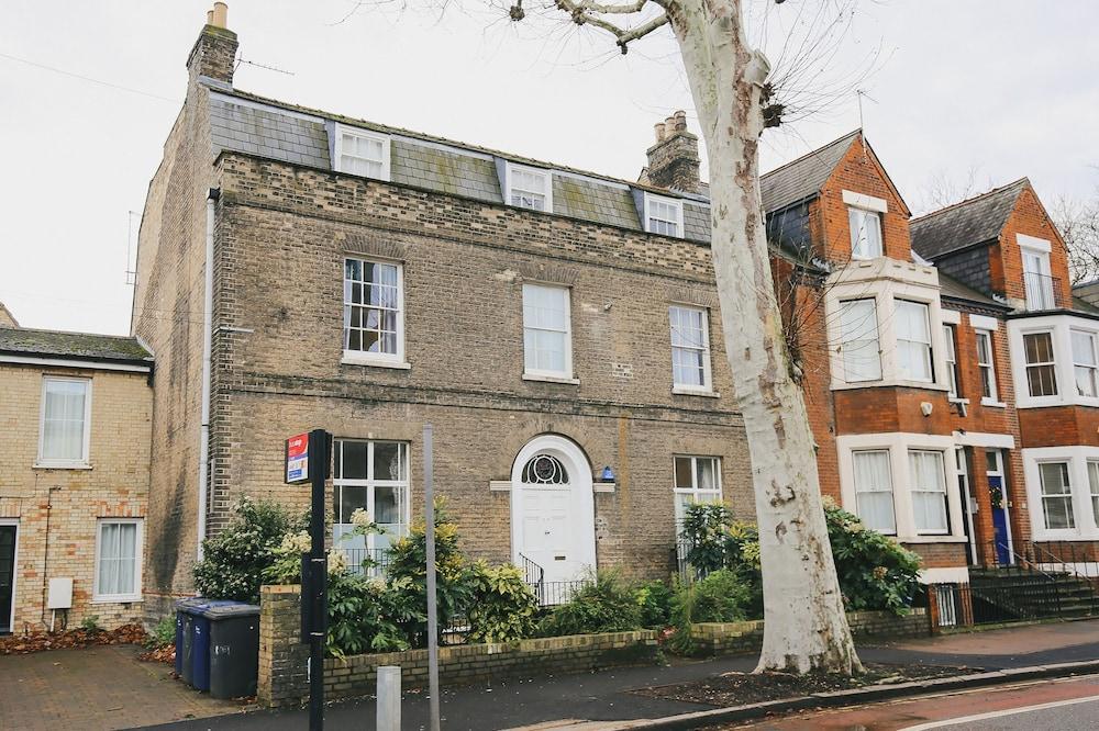 كامبريدج سيتي ستوديوز باي بايمان كلوب